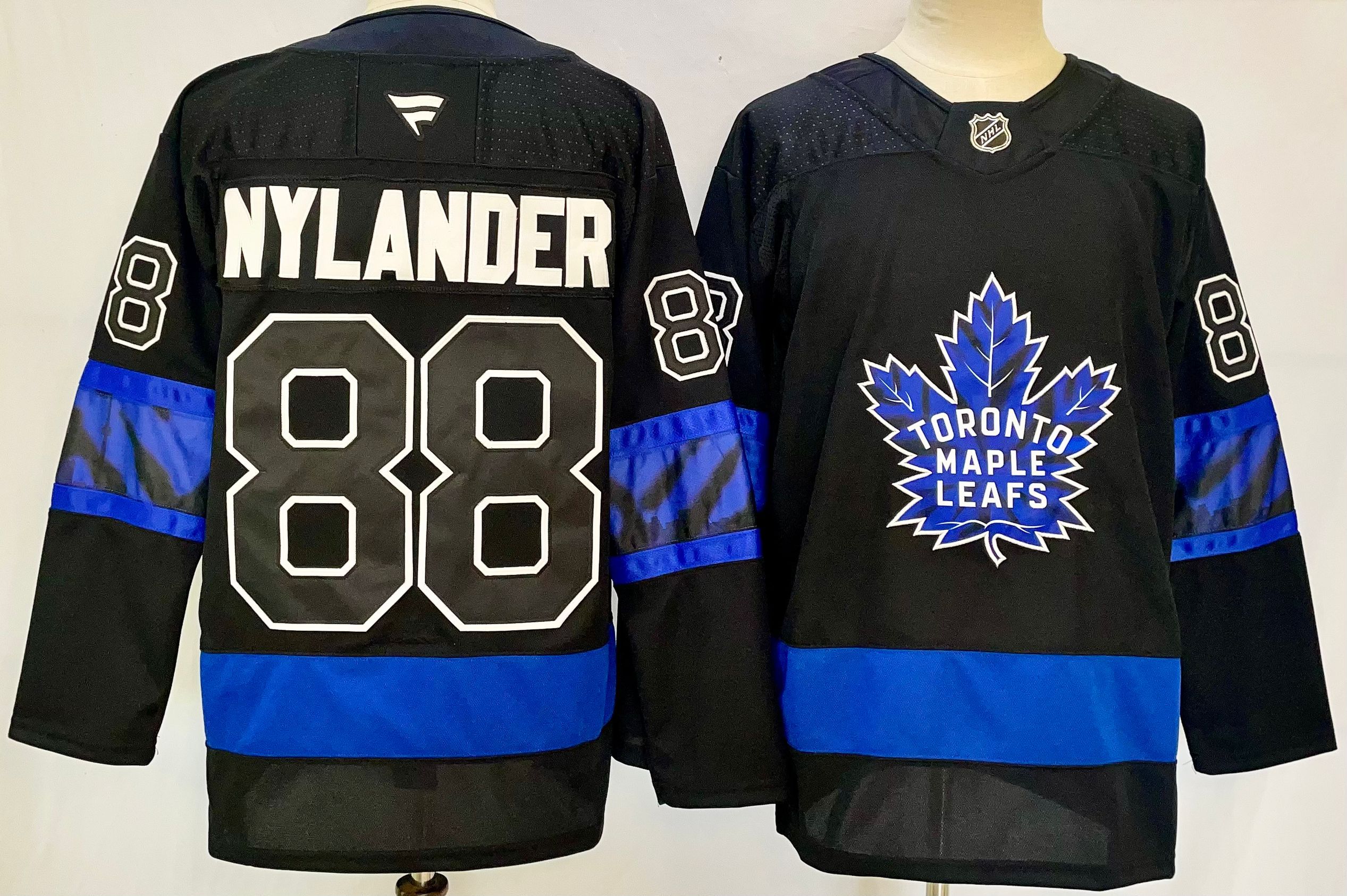 Men Toronto Maple Leafs #88 Nylander Black 2025 Home Premier Player NHL Jersey